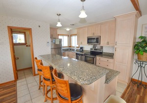 Awesome 'D' has a hot tub for your family vacation entertainment