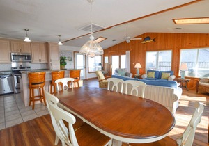 Awesome 'D' has a hot tub for your family vacation entertainment