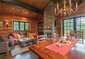 Awesome home in Drangedal w/ WiFi and 4 Bedrooms