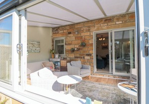 BARN COTTAGE, pet friendly, with a garden in Hinderwell