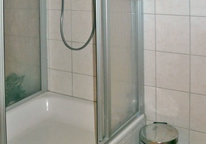 Basement apartment in Freest - Apartment