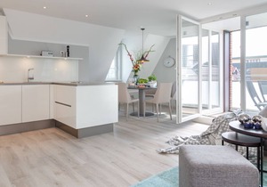 Bäum Hüs B - vacation apartment with south-facing balcony offers space for up to 5 people in