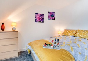 Bay Retreat - Three Bedroom House, Sleeps 6