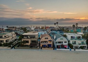 Bay View Buyout A by AvantStay Mission Beach Home on the Sand Sleeps 20