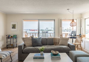 Bay View Buyout A by AvantStay Mission Beach Home on the Sand Sleeps 20