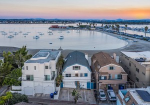 Bay View V by AvantStay Stylish Mission Beach Home on the Sand!
