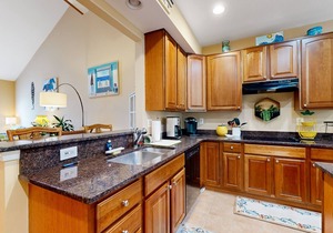 Bayview Landing Home with Spacious Interior, Free WiFi, Shared Pool, & W/D