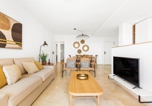 Beach apartment with terrace and private parking