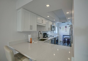 Beach Palms 7A-Beach 1 Minute Walk-Heated Pool-Free Wi-Fi-Dock-Surrounded By Wat