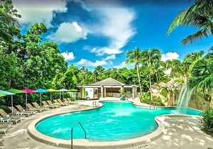 Beach Vacay Starts Here! Pool, Beach Access, Pet-friendly