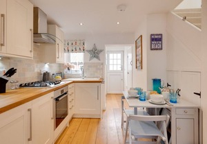 Beachcomber - Two Bedroom House, Sleeps 4