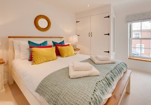 Beachcomber - Two Bedroom House, Sleeps 4