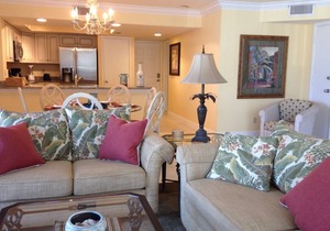 Beachfront 3B/3B Fully Renovated Condo on Private Beach w/Heated Pool