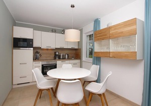 Beachfront apartment with terrace, use of swimming pool and sauna - Rex Rugia apartment 13-3