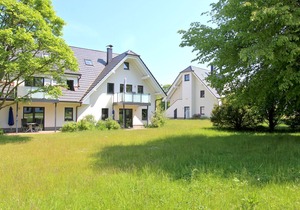 Beachfront apartment with balcony, use of swimming pool and sauna - Rex Rugia apartment 13-7