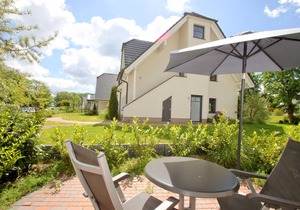 Beachfront apartment with terrace, use of swimming pool and sauna - Rex Rugia apartment 30-4