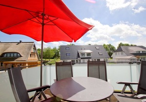 Beachfront apartment with balcony, use of swimming pool and sauna - Rex Rugia apartment 14-7 -