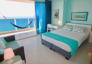 Beachfront Apt With Pool; Fabulous Balcony & Sea Views; Steps To Old City!