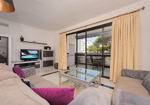 Beachfront apt for family