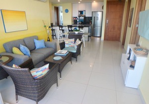 Beachfront Apt With Pool; Fabulous Balcony & Sea Views; Steps To Old City!