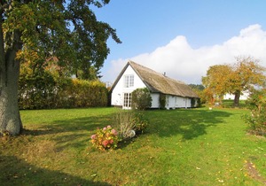 Beachfront idyll by the sea, private bathing area - Gutshof Ostseeblick FeWo 02