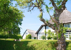 Beachfront idyll by the sea, private bathing area - Gutshof Ostseeblick FeWo 02
