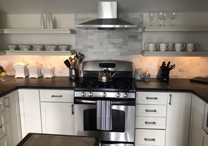 Beachfront, pristine, luxury cottage!