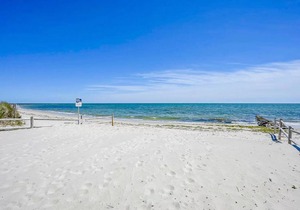 Beachside Bungalow - B