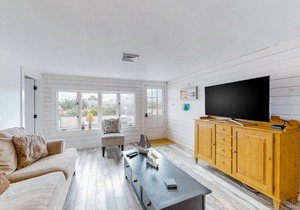 Beachside Bungalow - B