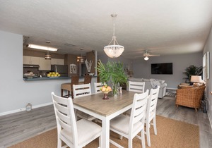 Beachy Getaway–Cozy, Clean & Equipped w/All Essentials! Relax, Enjoy & Refresh!