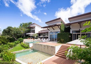 Beautiful sunset ocean views, two pools, great for families, private beach club, personal concierge