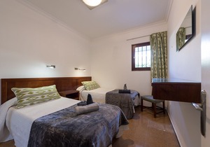 BEAUTIFUL APARTMENT IN FRONT OF THE SEA, DIRECT ACCESS TO THE BEACH, IDEAL FAMILIES.