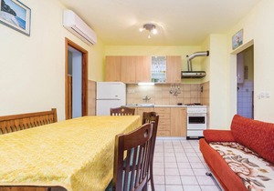 Beautiful apartment in Povile with WiFi