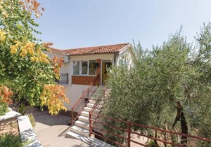 Beautiful Apartment In Ploce With Kitchen