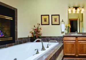 Beautiful Apple River Canyon State Park!