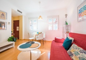 Beautiful & Bright Apartment for 4 People, Parking Optional