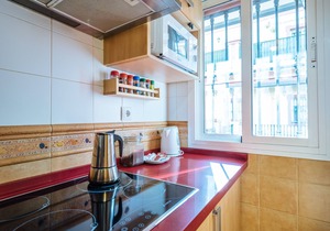 Beautiful & Bright Apartment for 4 People, Parking Optional