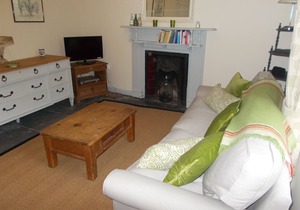 Beautiful cottage in the heart of Manorbier. Part of the Chateau Manorbier Estate