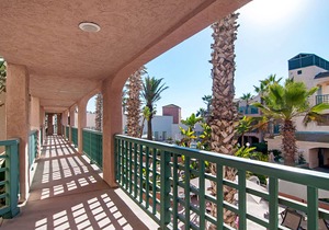 Beautiful Direct Oceanfront Condo in San Diego