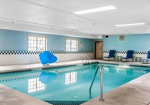 Beautiful Escape! 2 Gorgeous Units, Free Breakfast, Visit to Niagara Falls!