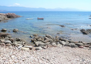 Beautiful family villa with direct access to the sea