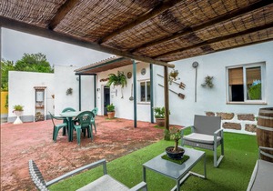 Beautiful “Finca el Trazo” with Mountain View, Shared Garden, Terrace & Wi-Fi