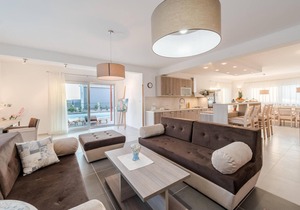 Beautiful home in Debeljak with WiFi