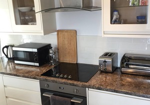 Beautiful Modern Seafront Apartment Recently Re-furbished