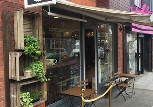 Beautiful Modern Seafront Apartment Recently Re-furbished