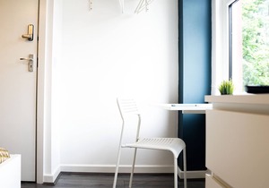 Beautiful Private Room 5 in a Modern House near Centre