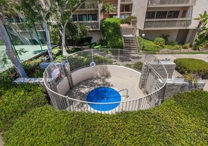 Beautiful Solana Beach & Tennis Club Condo close beach! Special Sept Rate