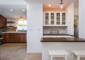 Beautiful Spacious Townhouse! Oceanfront Complex Walking Distance To Everything!