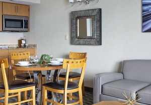 Beautiful studio unit at resort, sleeps 4