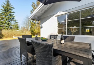 Beautiful vacation home with large terrace on Askø.
